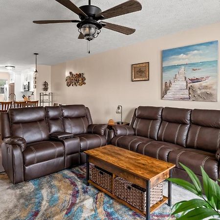 Pet Friendly Townhome With Gulf Views And Hot Tub Right Across From Beach And Schooners Panama City Beach Exteriör bild
