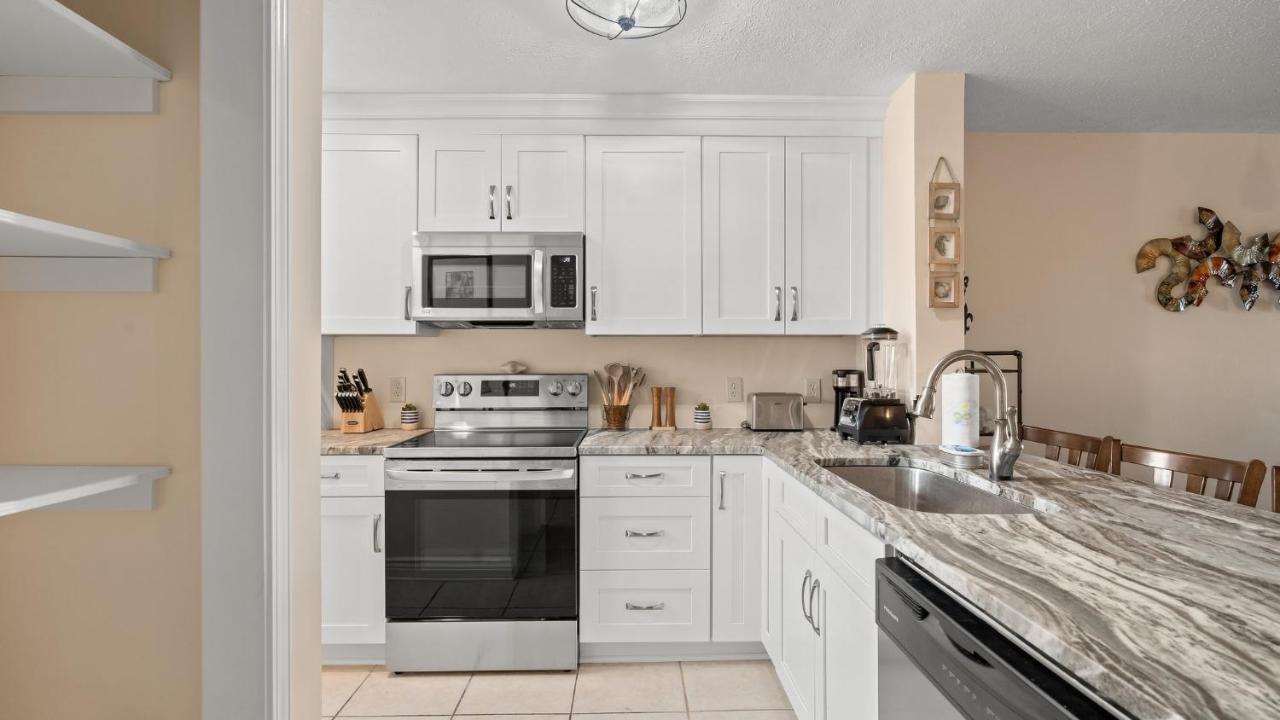 Pet Friendly Townhome With Gulf Views And Hot Tub Right Across From Beach And Schooners Panama City Beach Exteriör bild