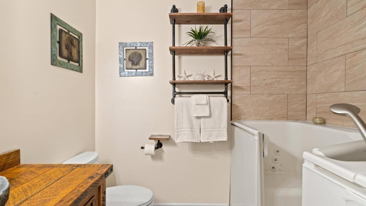Pet Friendly Townhome With Gulf Views And Hot Tub Right Across From Beach And Schooners Panama City Beach Exteriör bild