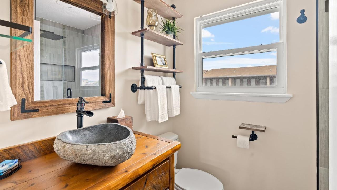Pet Friendly Townhome With Gulf Views And Hot Tub Right Across From Beach And Schooners Panama City Beach Exteriör bild